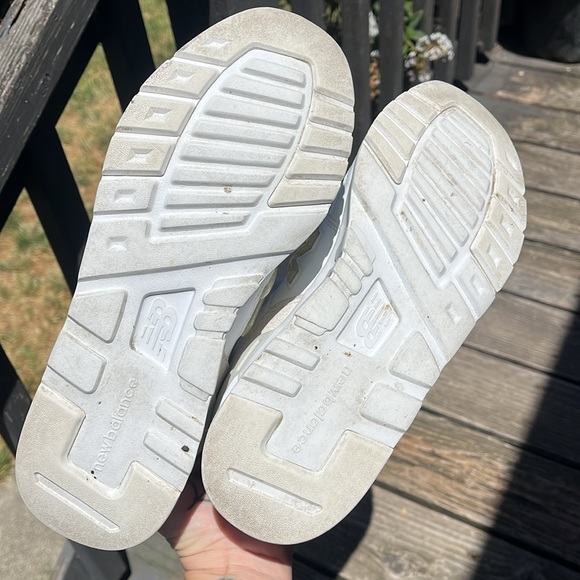 SOLD !! New Balance 997H Shoes in White and Iridescent - Picture 8 of 11